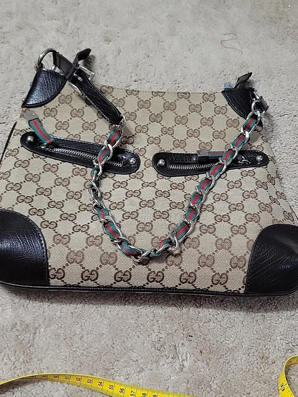 Gucci Beige GG Canvas Shoulder Bag with Brown Leather and Red-Green Chain - Picture 10 of 10